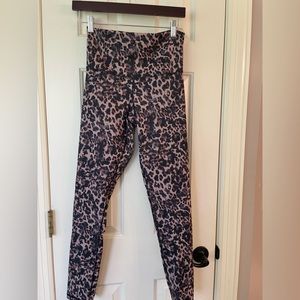 NWOT DYI Leggings Leopard Cheetah Print size Medium